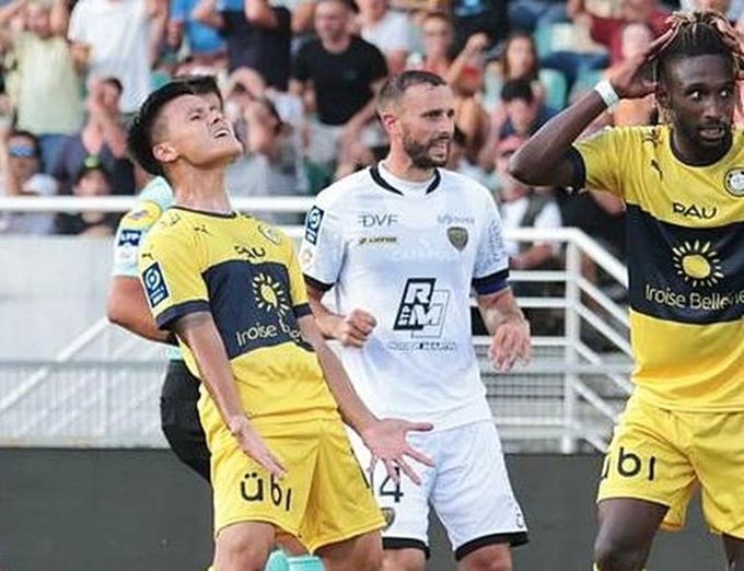 Quang Hải bị chấm điểm thấp trong trận Pau FC thua 0-3 Sochaux 