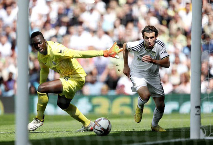 Sai lầm của Mendy ở đầu trận Leeds vs Chelsea khiến The Blues gục ngã