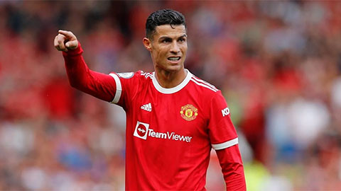 Ronaldo bị Ten Hag loại khỏi đội hình chính trước mặt tập thể Man United