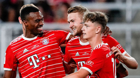 Bayern: De Ligt sắp chuyển lên đá tiền đạo?