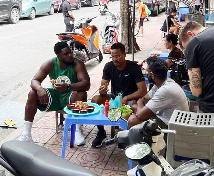 Evra đi ăn với Micah Richards - Ảnh: Man United Việt Nam 