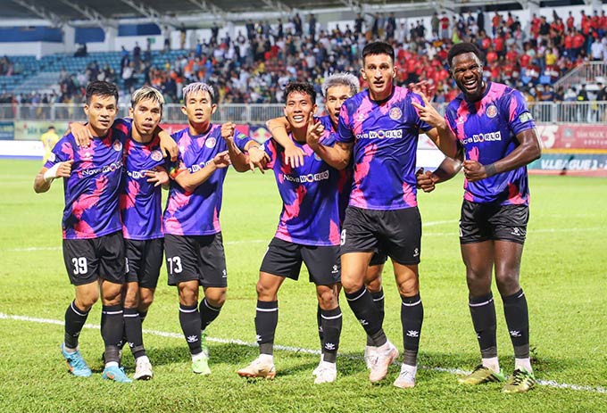 Tuy nhiên, bàn thắng đúng ở giây cuối cùng trận đấu của Đỗ Merlo đã giúp Sài Gòn FC hòa chung cuộc 1-1 trước HAGL. Kết quả này khiến HAGL đang kém Hà Nội FC tới 10 điểm. Họ vẫn còn 1 trận chưa đấu trong tay