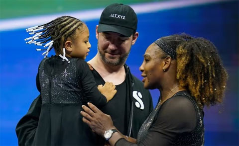 Chồng và con gái chia sẻ với Serena sau khi cô dừng bước ở vòng ba US Open 2022