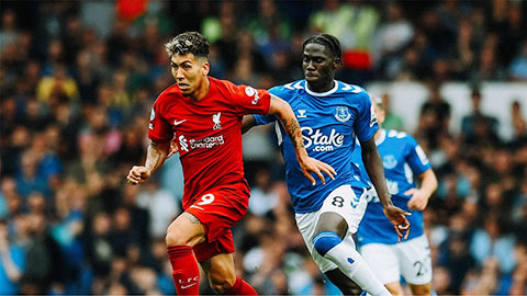 Liverpool: Firmino đá tiền vệ, tại sao không?