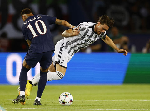 Lối chơi của Juventus (áo sáng) đã khá lạc hậu so với các đội hàng đầu châu Âu