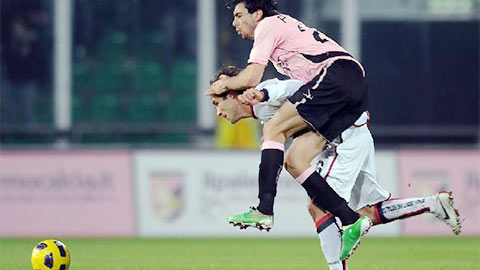 Soi kèo Palermo vs Genoa, 01h45 ngày 10/9: Xỉu phạt góc cả trận 