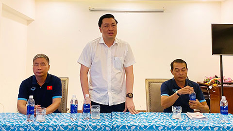 Phó Chủ tịch Cao Văn Chóng động viên U20 Việt Nam