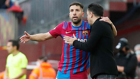 Xavi đau đầu vì bài toán hậu vệ trái của Barcelona