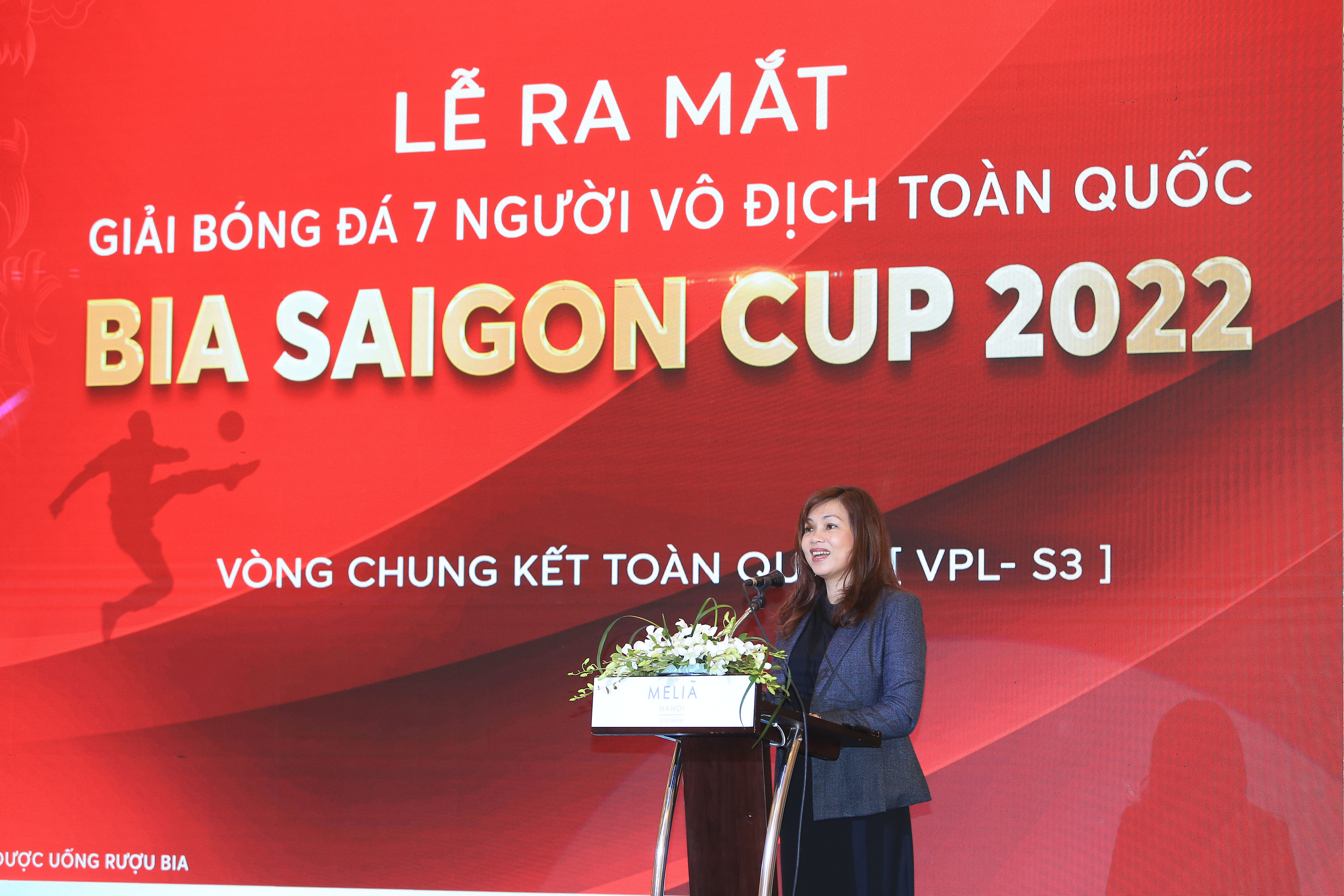 Đại diện nhà tài trợ BiaSaigon tiết lộ sẽ tổ chức trận đấu giữa nhà vô địch VPL-S3 đá giao hữu với ĐT Việt Nam vào tháng 10 tới - Ảnh: Đức Cường 