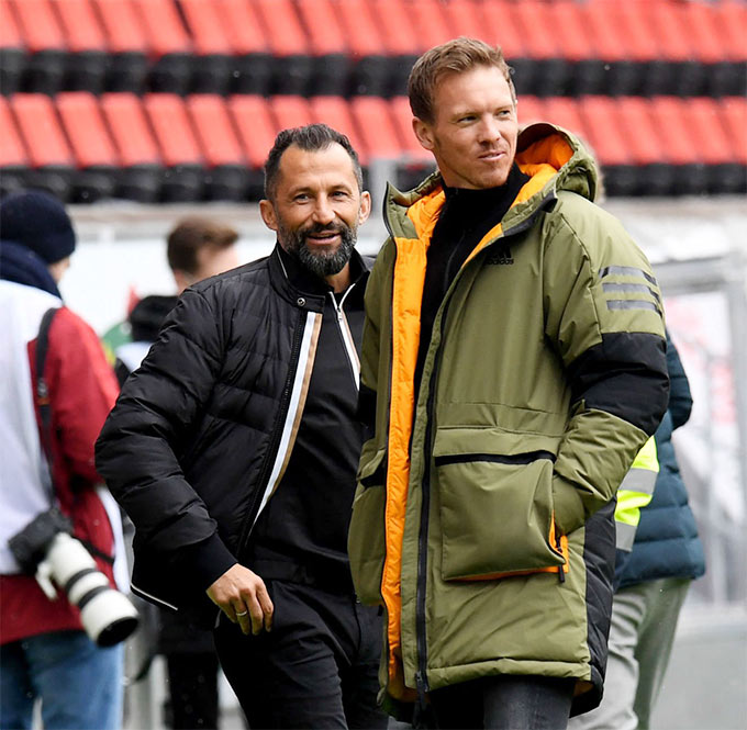 GĐTT Salihamidzic (trái) rất hài lòng và kỳ vọng HLV Nagelsmann sẽ thành công cùng Bayern
