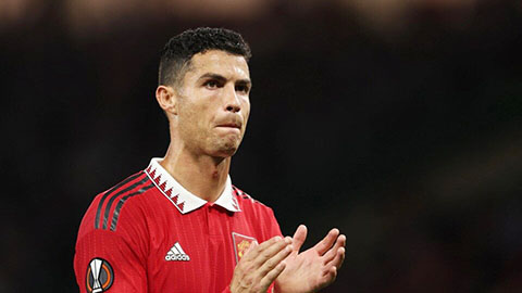 Ronaldo từ chối mức lương 1,7 triệu bảng/tuần để ở lại châu Âu