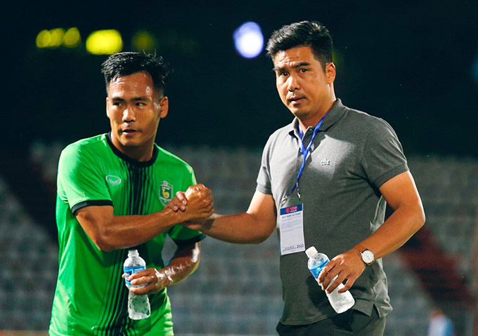 HLV Nguyễn Việt Thắng chia tay Cần Thơ FC - Ảnh: Cần Thơ FC 
