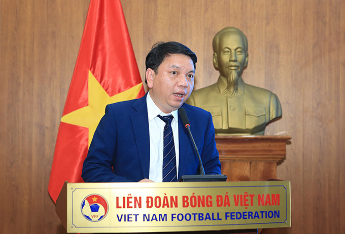 Tổng thư ký VFF - Lê Hoài Anh tuyên bố khai mạc đợt tập huấn - Ảnh: Đức Cường