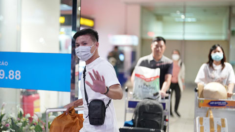 Quang Hải vội vã trở về khách sạn sau khi đáp chuyến bay xuống Tân Sơn Nhất tối qua	Ảnh: Quốc An