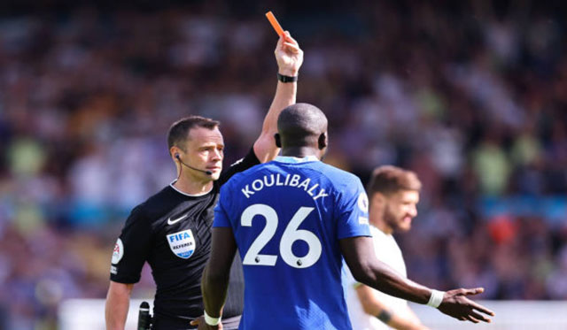 Sau 6 trận, Koulibaly mới chỉ giúp Chelsea giữ sạch lưới được 1 trận, nhưng đã bị dính một 1 thẻ đỏ