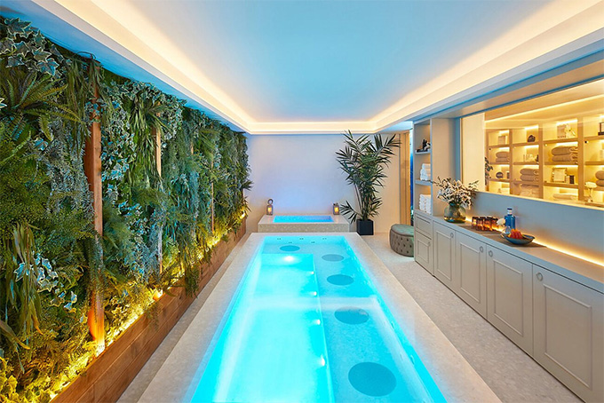 Phòng tắm khổng lồ gần gũi với thiên nhiên trong căn hộ của Messi ở Ibiza 