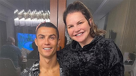 Chị gái Ronaldo mắng fan Bồ Đào Nha vô ơn, nhổ vào đĩa vừa ăn