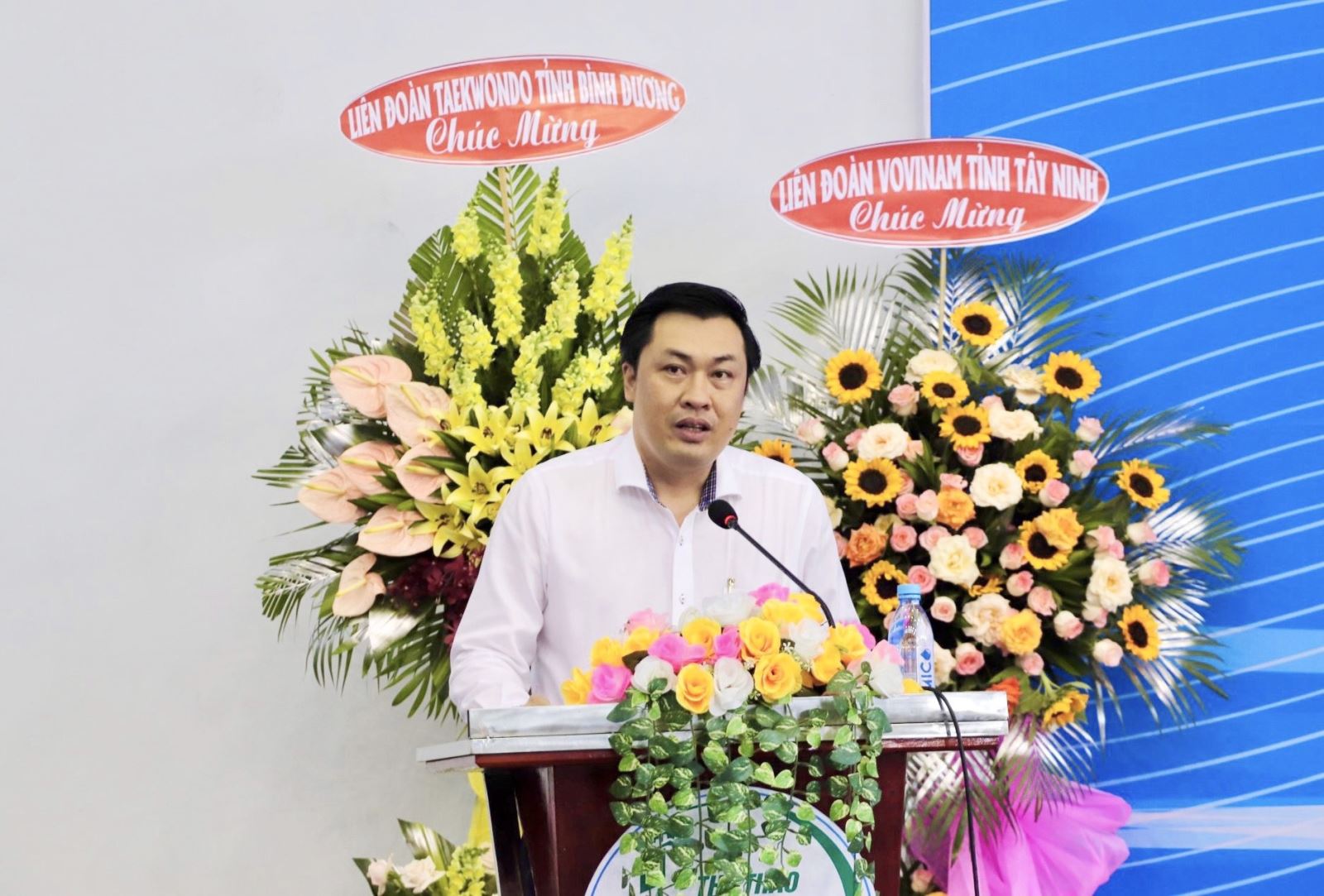 Ông Cao Văn Chóng- Phó Giám đốc Sở Văn hóa, Thể thao và Du lịch tỉnh- Trưởng Ban Tổ chức phát biểu Khai mạc giải