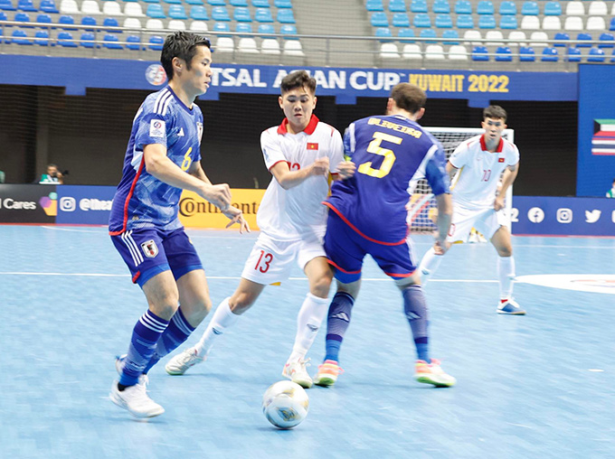 Futsal Nhật Bản dồn ép futsal Việt Nam - Ảnh: Đức Nguyễn 