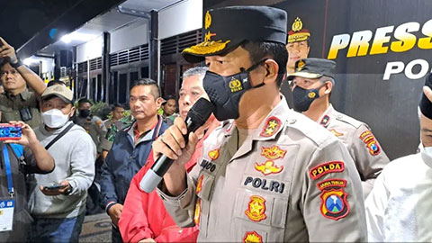 Cảnh sát Indonesia tiết lộ lý do bắn hơi cay làm 129 CĐV thiệt mạng
