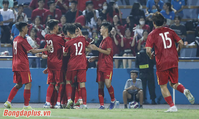 U17 Việt Nam có lợi thế lớn trước khi đấu với U17 Thái Lan ở lượt cuối - Ảnh: Đức Cường