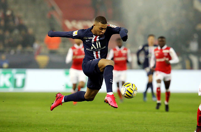 Phong độ cao của tiền đạo Mbappe sẽ giúp PSG có chiến thắng ngay trên sân của Reims