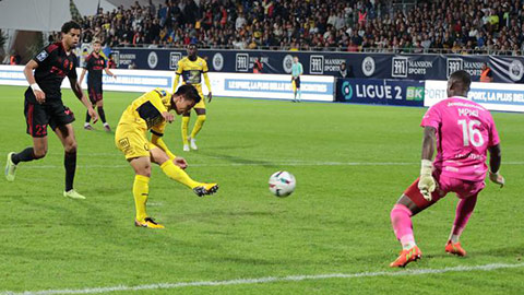 Quang Hải tạo cột mốc điểm số ấn tượng sau bàn thắng đầu tiên cho Pau FC