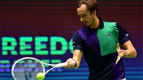 Daniil Medvedev bỏ cuộc, Djokovic vào chung kết Astana Open 2022