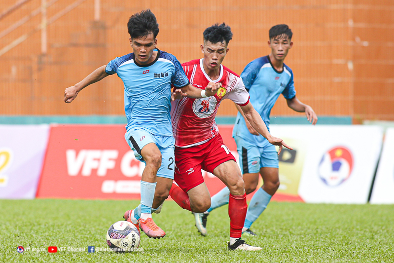 Tây Ninh (xanh) có chiến thắng đầu tiên sau 3 lượt trận tại bảng B.