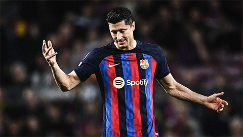 Xavi: 'Barca không xứng đi tiếp ở Champions League'