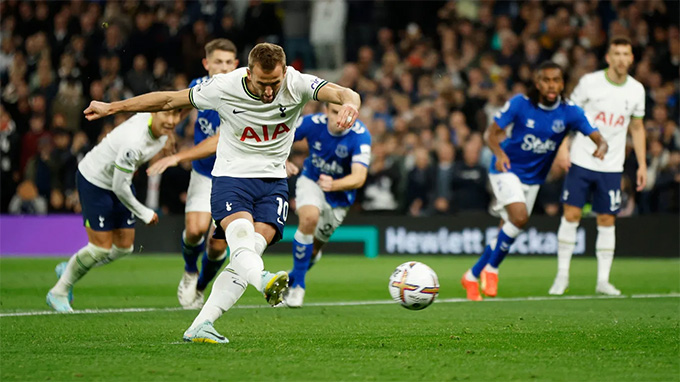 Kane mở tỷ số trận Tottenham vs Everton