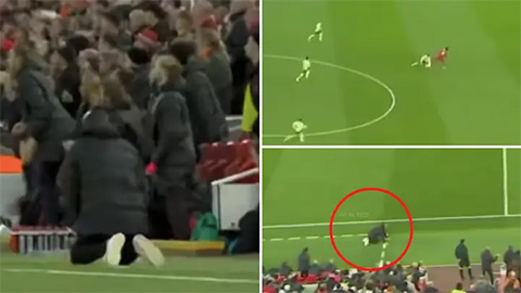 Pep Guardiola quỳ rạp xuống sân trước khi Salah ghi bàn