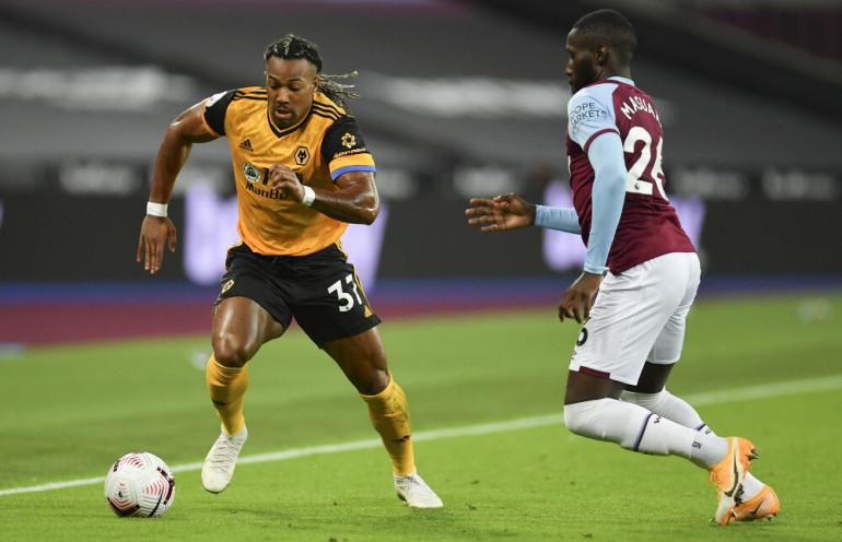 3. Adama Traore (Wolverhampton Wanderers) - 37,787 km/h: Với tốc độ kinh hoàng 37,787 km/h, Traore đã trở thành cầu thủ chạy nhanh thứ ba trong lịch sử Premier League. Tiền đạo của Wolverhampton Wanderers có sự pha trộn độc đáo giữa thể lực và sự nhanh nhẹn. Dù sở hữu thân hình vạm vỡ nhưng chẳng ai có thể bắt được Traore