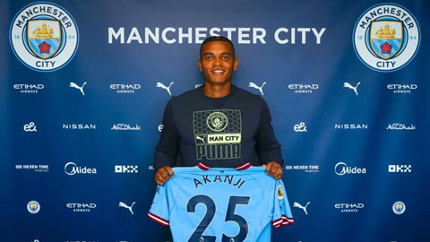 Akanji từng 'thấp thỏm đợi gia nhập Man City'