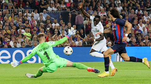 Bayern hạ gục Barca 3-0 tại Camp Nou: Hùm xám luôn luôn đói