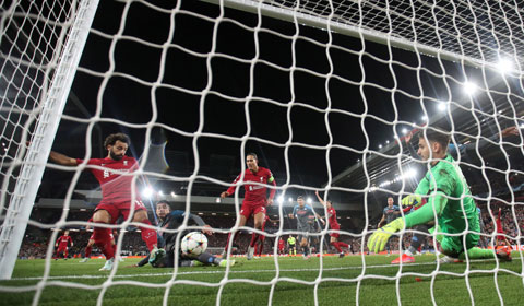 Salah trong pha ghi bàn mở tỷ số  vào lưới Napoli ở phút 85