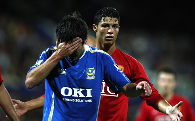 Ronaldo bị cấm thi đấu 3 trận vì chơi "thiết đầu công" với đối thủ