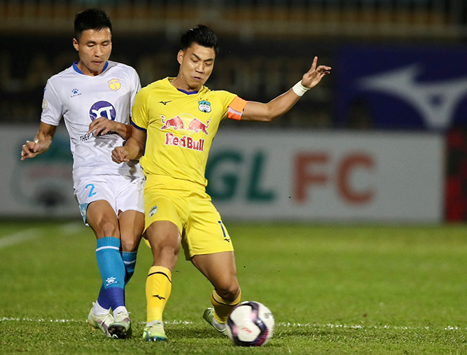 Các CLB V.League và hạng Nhất được kỳ vọng sẽ đáp ứng các tiêu chí bóng đá chuyên nghiệp trong giai đoạn tới - Ảnh: Minh Trần