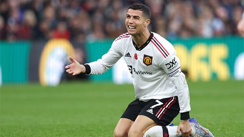 Ten Hag bị yêu cầu 'ngậm miệng' sau giải thích kỳ quặc về Ronaldo