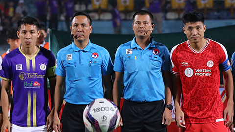Hai HLV Hàn Quốc bất đồng quan điểm vì trọng tài V.League