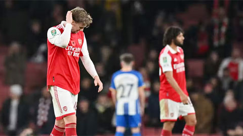 Arsenal bị loại ở Cúp Liên đoàn: Gót chân Achilles của 'Pháo thủ'