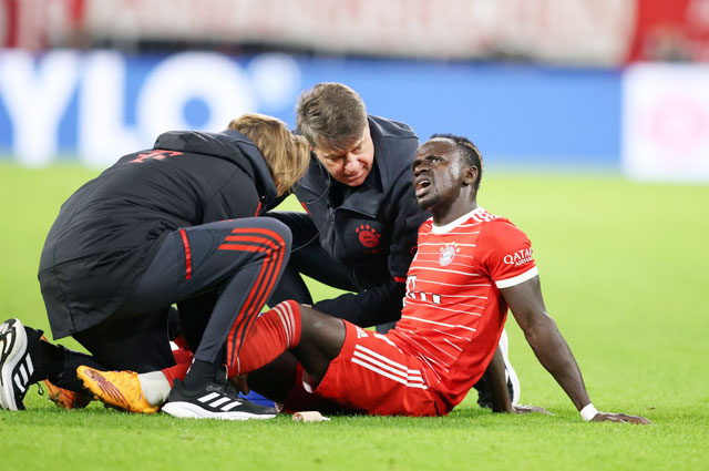 Mane chấn thương ở cổ chân khi phục vụ CLB Bayern hôm giữa tuần