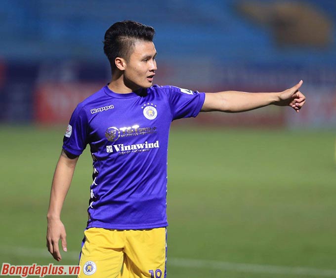 Quang Hải thi đấu 4 trận với Hà Nội FC mùa này - Ảnh: Đức Cường