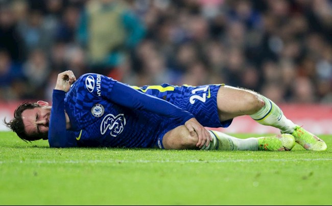 Ben Chilwell đã đổ gục xuống sân đầy đau đớn trong một trận đấu không quá quan trọng với Chelsea