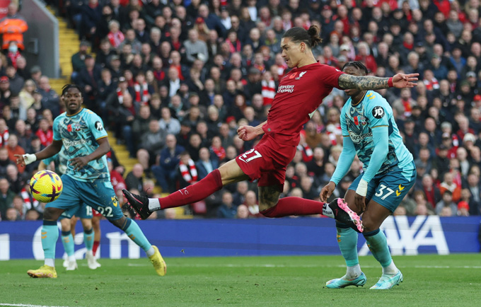 Nunez lập cú đúp ở trận Liverpool vs Southampton