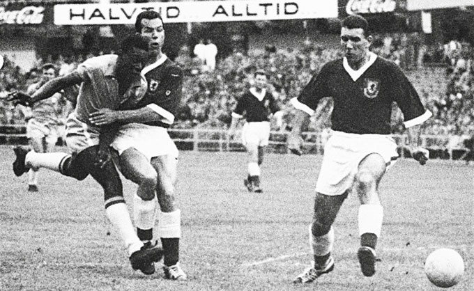 Pele ở tuổi 17 khiến Wales dừng bước tại VCK World Cup 1958