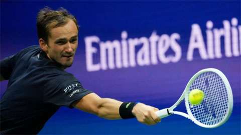Daniil Medvedev thua trận ra quân ATP Finals 2022