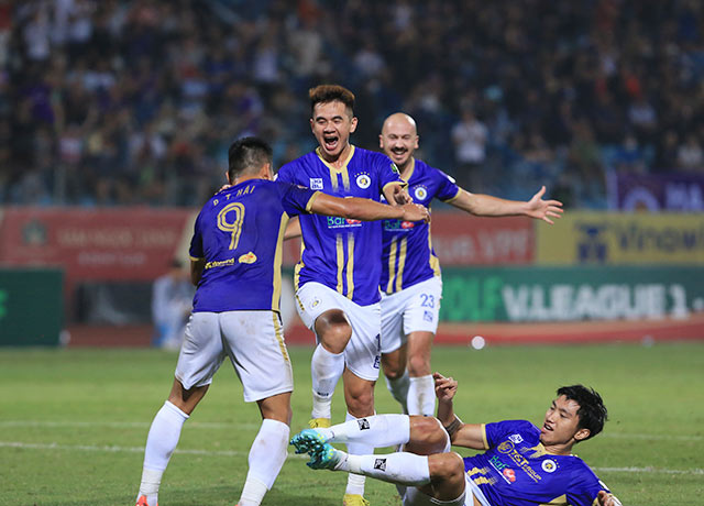 Cầu thủ Hà Nội ăn mừng bàn thắng trong trận thắng HL.HT - Ảnh: Đức Cường
