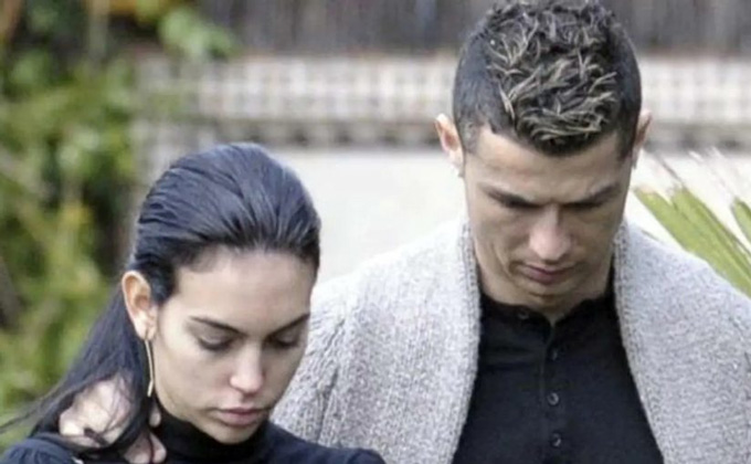 Ronaldo và bạn gái rất đau buồn sau khi con trai họ qua đời