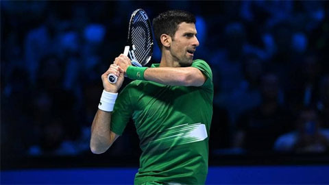 Djokovic vào bán kết ATP Finals 2022